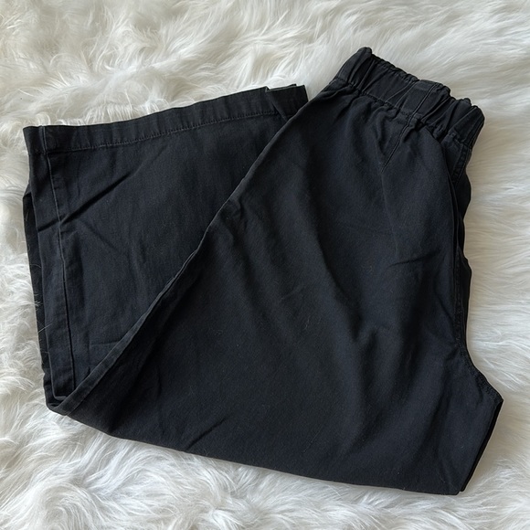 Black Wide Leg Cropped Pants - Picture 5 of 7